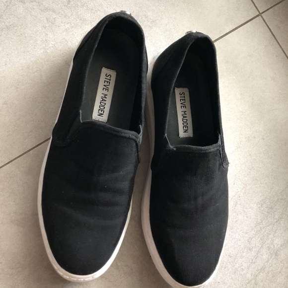 Steve Madden Slip On Black and White Shoes - Picture 2 of 3